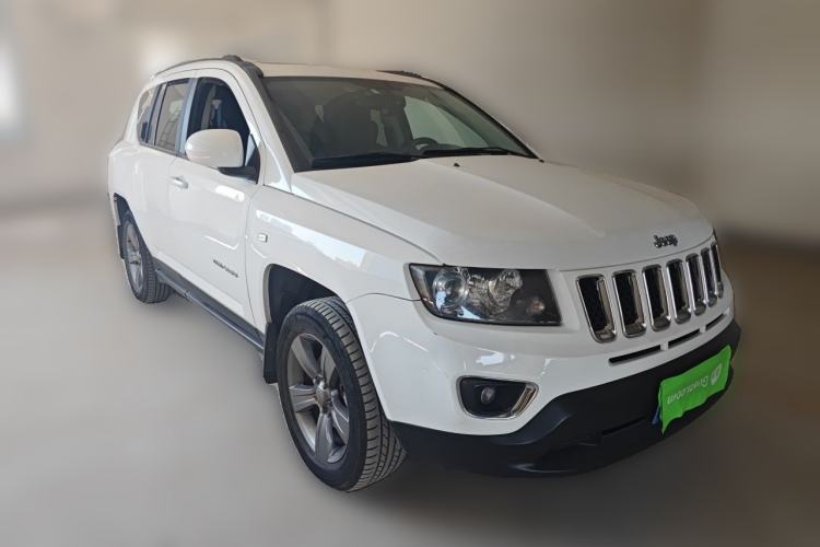 Used Jeep Compass 2014 Revised Version 2.4L Four-Wheel Drive Comfort Edition Front Right 45 Deg