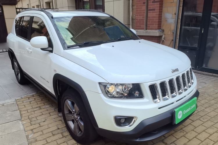 Used Jeep Compass 2014 Revised Version 2.4L Four-Wheel Drive Comfort Edition Front Right 45 Deg