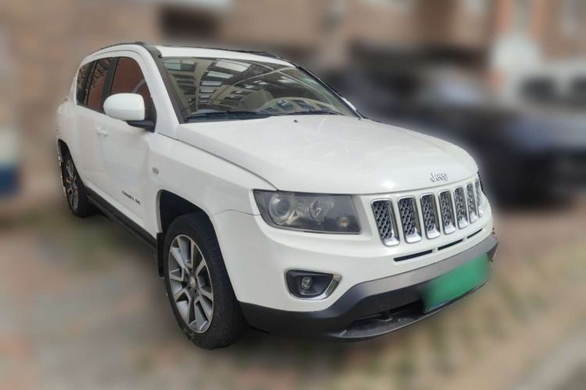 Used Jeep Compass 2014 2.4L four-wheel drive luxury navigation version Front Right 45 Deg