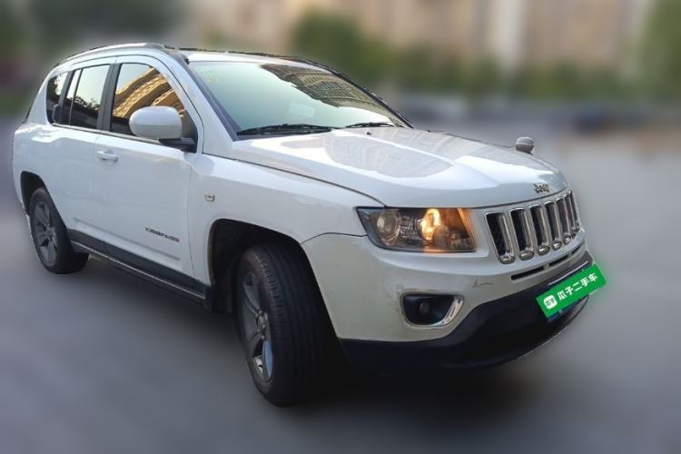 Used Jeep Compass 2014 Revised Version 2.4L Four-Wheel Drive Comfort Edition Front Right 45 Deg