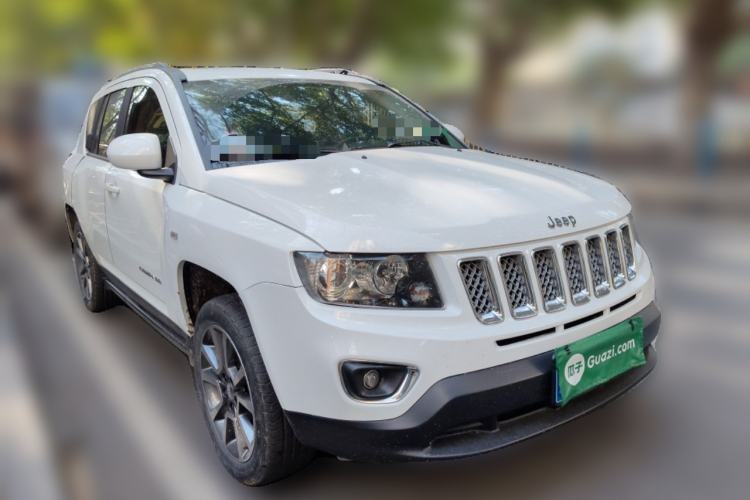 Used Jeep Compass 2014 2.4L four-wheel drive luxury version Front Right 45 Deg