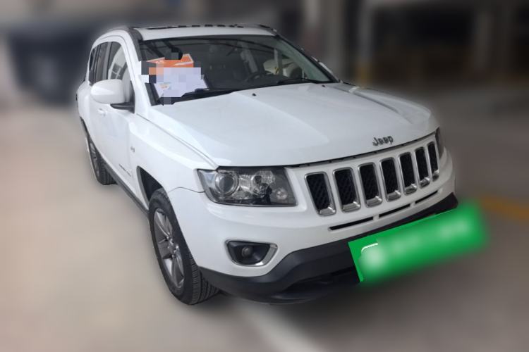 Used Jeep Compass 2014 Revised Version 2.4L Four-Wheel Drive Comfort Edition Front Right 45 Deg