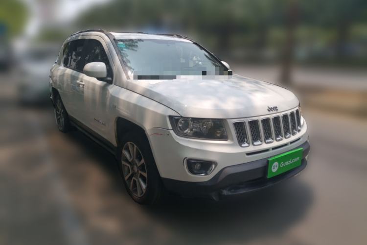 Used Jeep Compass 2014 2.4L four-wheel drive luxury version Front Right 45 Deg