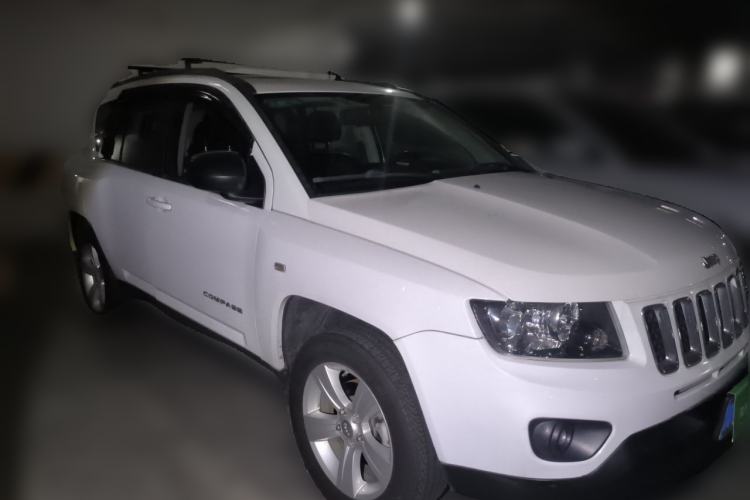 Used Jeep Compass 2014 Revised Version 2.0L Two-Wheel Drive Entry-Level Edition Front Right 45 Deg