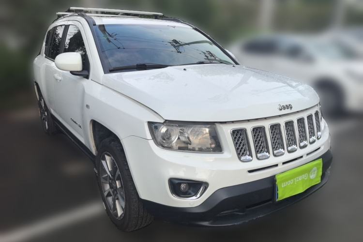 Used Jeep Compass 2014 2.4L four-wheel drive luxury version Front Right 45 Deg