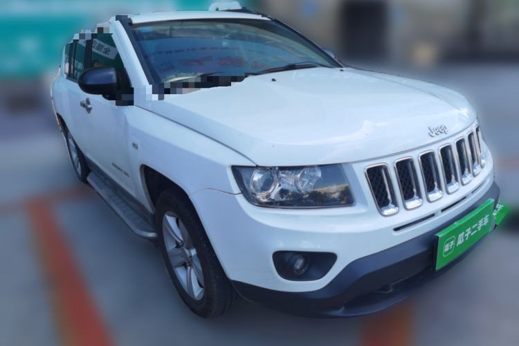 Used Jeep Compass 2014 2.4L four-wheel drive sport version Front Right 45 Deg