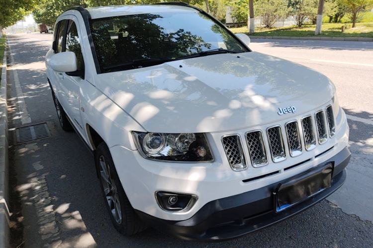 Used Jeep Compass 2014 Revised Version 2.4L Four-Wheel Drive Luxury Edition Front Right 45 Deg
