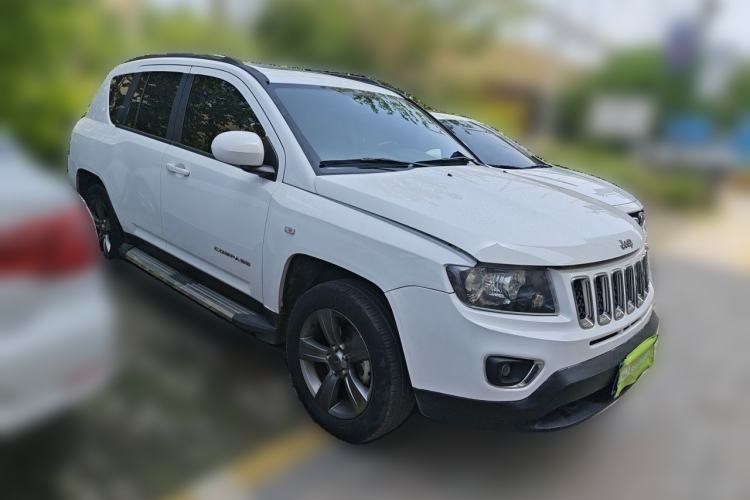 Used Jeep Compass 2014 Revised Version 2.4L Four-Wheel Drive Comfort Edition Front Right 45 Deg