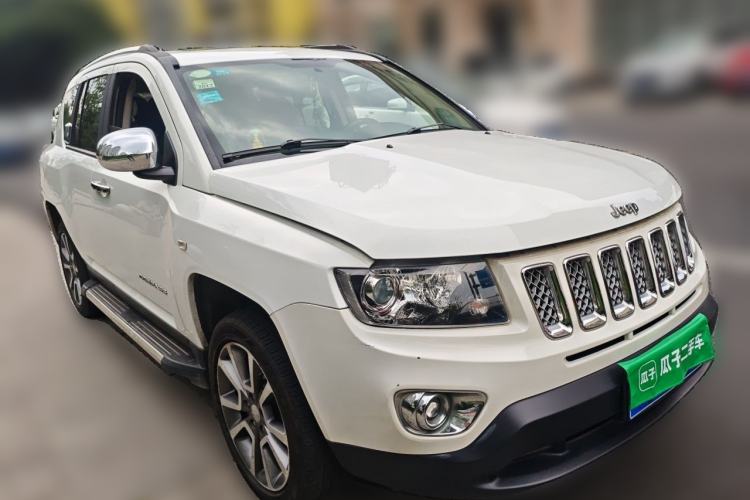 Used Jeep Compass 2014 2.4L four-wheel drive luxury version Front Right 45 Deg