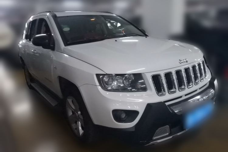 Used Jeep Compass 2014 2.0L two-wheel drive urban version Front Right 45 Deg