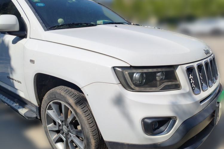 Used Jeep Compass 2014 Revised Version 2.0L Two-Wheel Drive Elite Edition Front Right 45 Deg