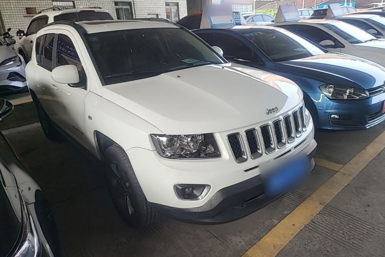 Used Jeep Compass 2014 Revised Version 2.4L Four-Wheel Drive Comfort Edition Front Right 45 Deg