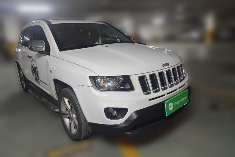 Used Jeep Compass 2014 2.0L two-wheel drive sport version Front Right 45 Deg