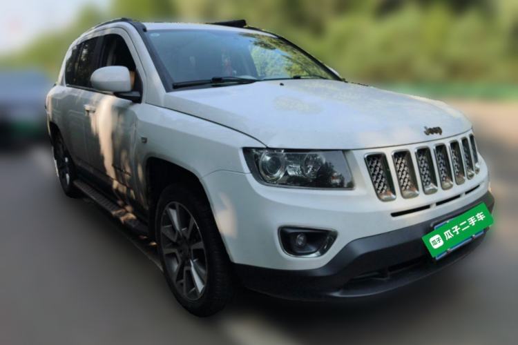 Used Jeep Compass 2014 Revised Version 2.0L Two-Wheel Drive Elite Edition Front Right 45 Deg
