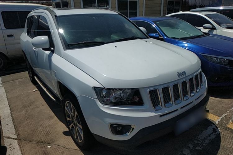 Used Jeep Compass 2014 Revised Version 2.4L Four-Wheel Drive Luxury Edition Front Right 45 Deg