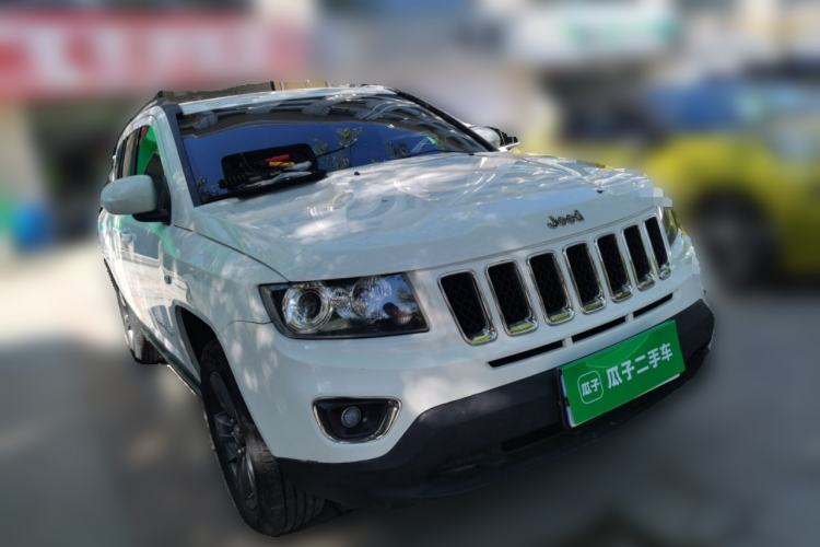 Used Jeep Compass 2014 Revised Version 2.4L Four-Wheel Drive Comfort Edition Front Right 45 Deg