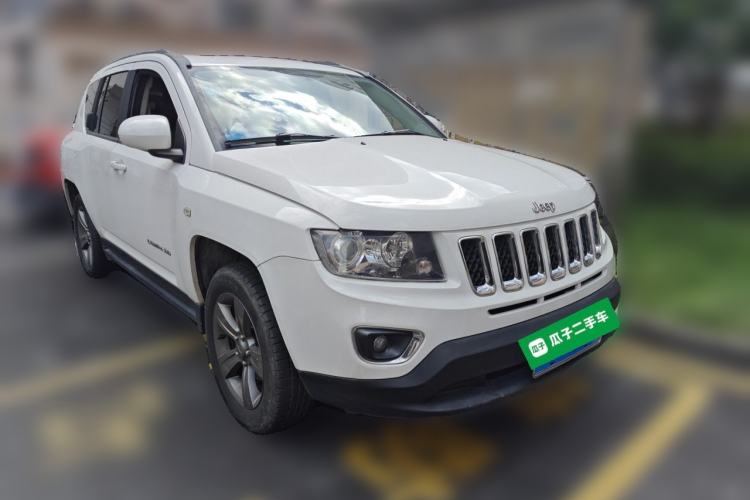 Used Jeep Compass 2014 Revised Version 2.4L Four-Wheel Drive Comfort Edition Front Right 45 Deg