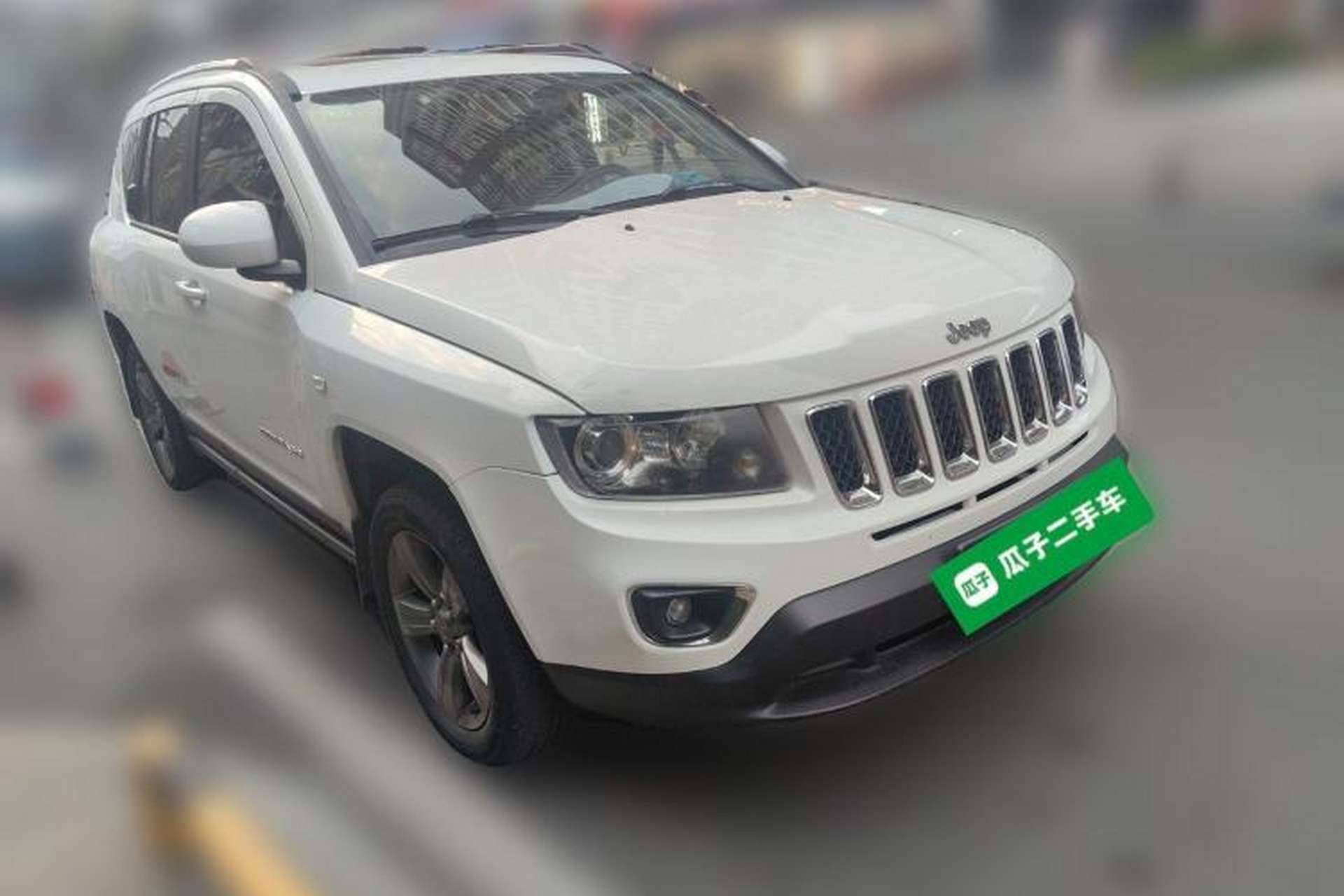 Used Jeep Compass 2014 2.4L Four-Wheel Drive Serpentine Collection Edition Front Right 45 Deg