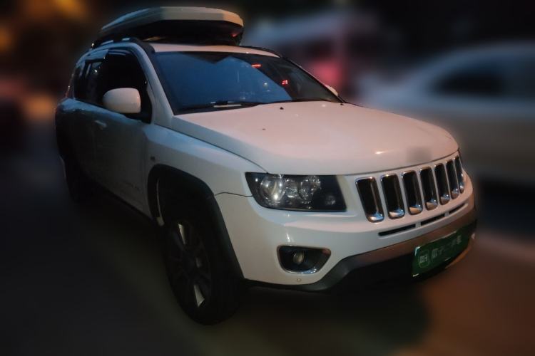 Used Jeep Compass 2014 Revised Version 2.4L Four-Wheel Drive Luxury Navigation Edition Front Right 45 Deg