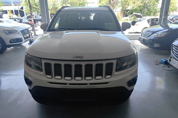 Used Jeep Compass 2014 2.0L two-wheel drive luxury version Front