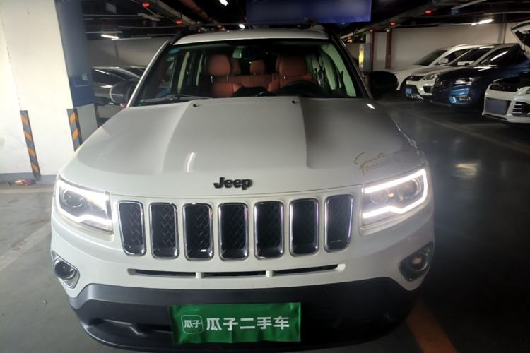 Used Jeep Compass 2014 2.0L two-wheel drive sport version Front