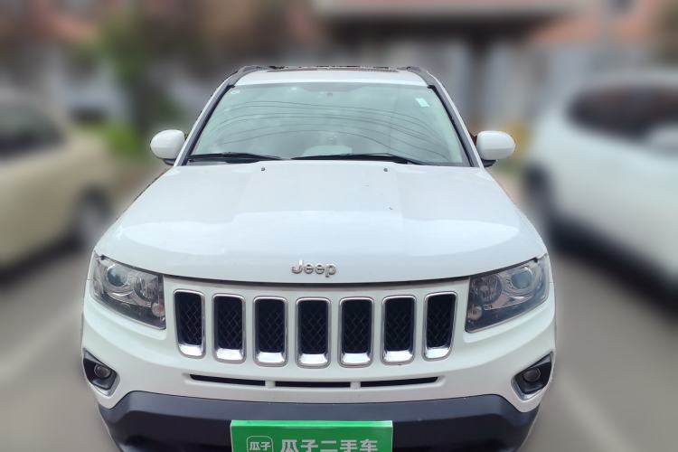 Used Jeep Compass 2014 2.4L four-wheel drive sport version Front
