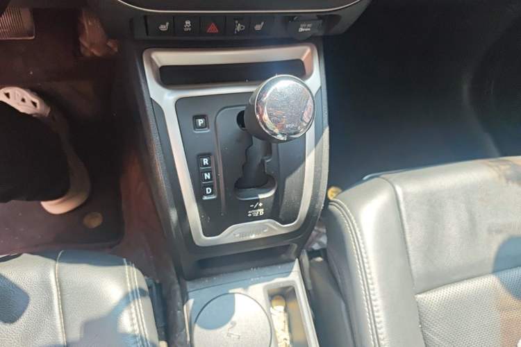 Used Jeep Compass 2014 2.0L two-wheel drive luxury version Gear Lever