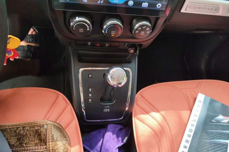 Used Jeep Compass 2014 Revised Version 2.0L Two-Wheel Drive Entry-Level Edition Gear Lever