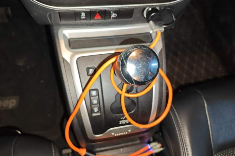 Used Jeep Compass 2014 Revised Version 2.4L Four-Wheel Drive Comfort Edition Gear Lever