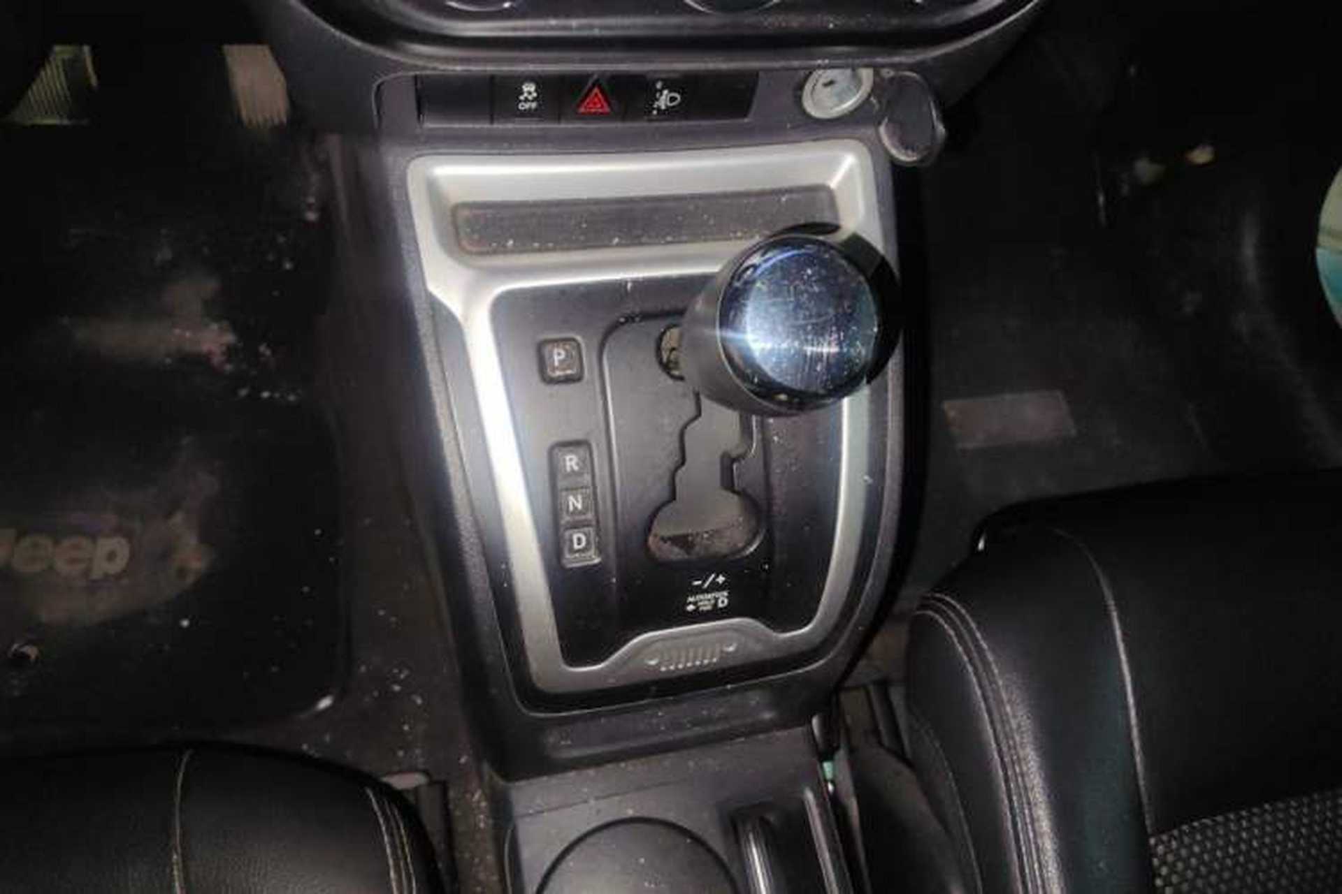 Used Jeep Compass 2014 Revised Version 2.4L Four-Wheel Drive Comfort Edition Gear Lever