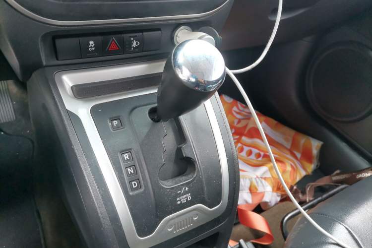 Used Jeep Compass 2014 2.4L Four-Wheel Drive Serpentine Collection Edition Gear Lever