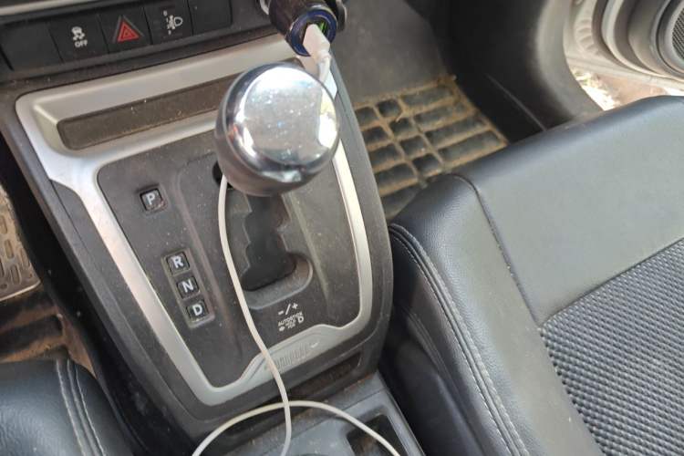 Used Jeep Compass 2014 Revised Version 2.4L Four-Wheel Drive Comfort Edition Gear Lever
