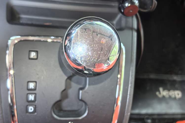 Used Jeep Compass 2014 Revised Version 2.0L Two-Wheel Drive Entry-Level Edition Gear Lever