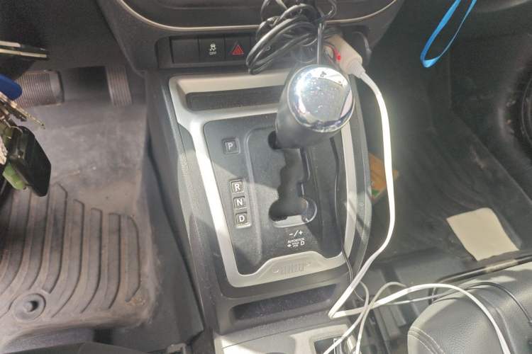Used Jeep Compass 2014 Revised Version 2.4L Four-Wheel Drive Comfort Edition Gear Lever