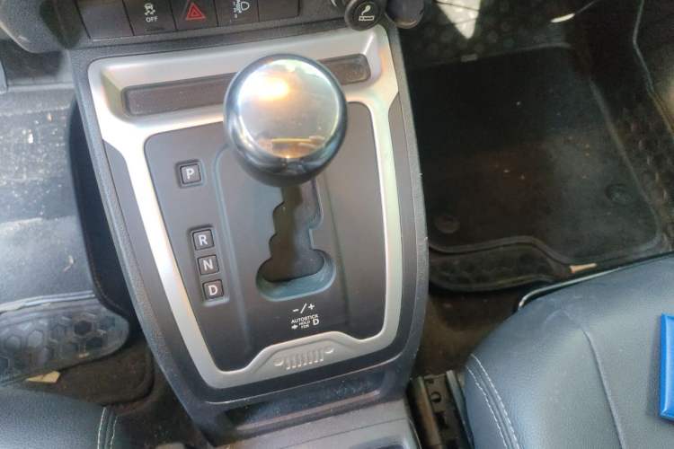 Used Jeep Compass 2014 Revised Version 2.4L Four-Wheel Drive Comfort Edition Gear Lever