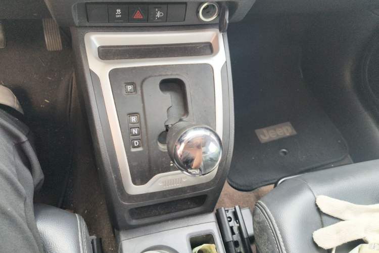 Used Jeep Compass 2014 2.4L Four-Wheel Drive Serpentine Collection Edition Gear Lever