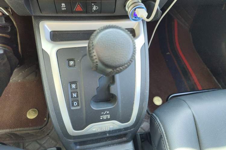 Used Jeep Compass 2014 Revised Version 2.4L Four-Wheel Drive Comfort Edition Gear Lever