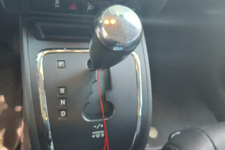 Used Jeep Compass 2014 Revised Version 2.0L Two-Wheel Drive Entry-Level Edition Gear Lever