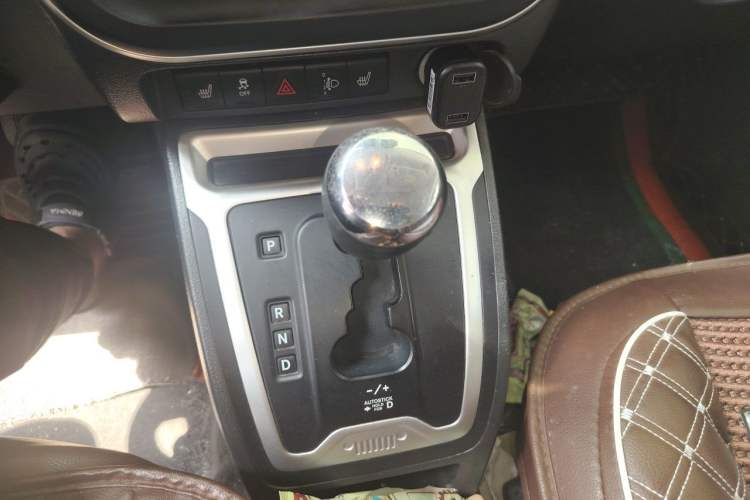 Used Jeep Compass 2014 Revised Version 2.0L Two-Wheel Drive Elite Edition Gear Lever