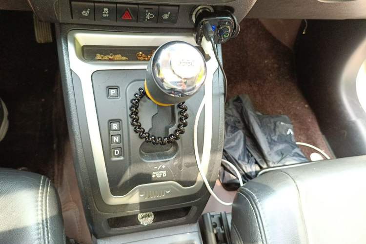 Used Jeep Compass 2014 2.0L two-wheel drive luxury version Gear Lever