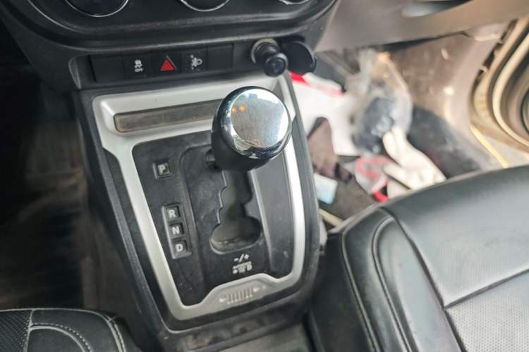 Used Jeep Compass 2014 2.4L Four-Wheel Drive Serpentine Collection Edition Gear Lever