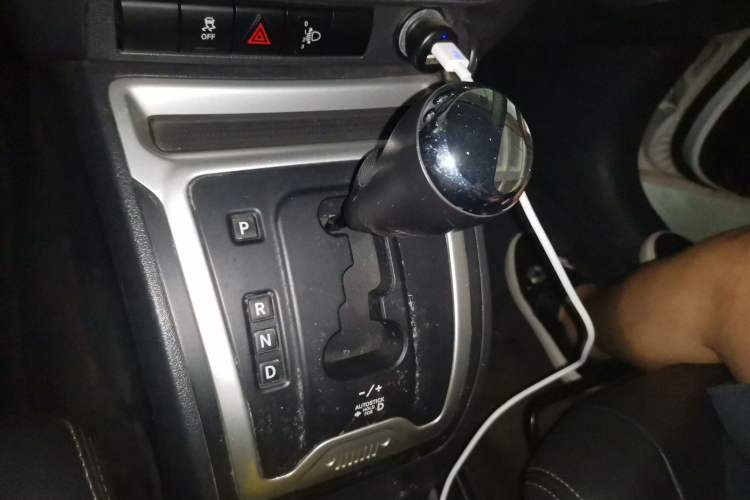Used Jeep Compass 2014 2.4L Four-Wheel Drive Serpentine Collection Edition Gear Lever