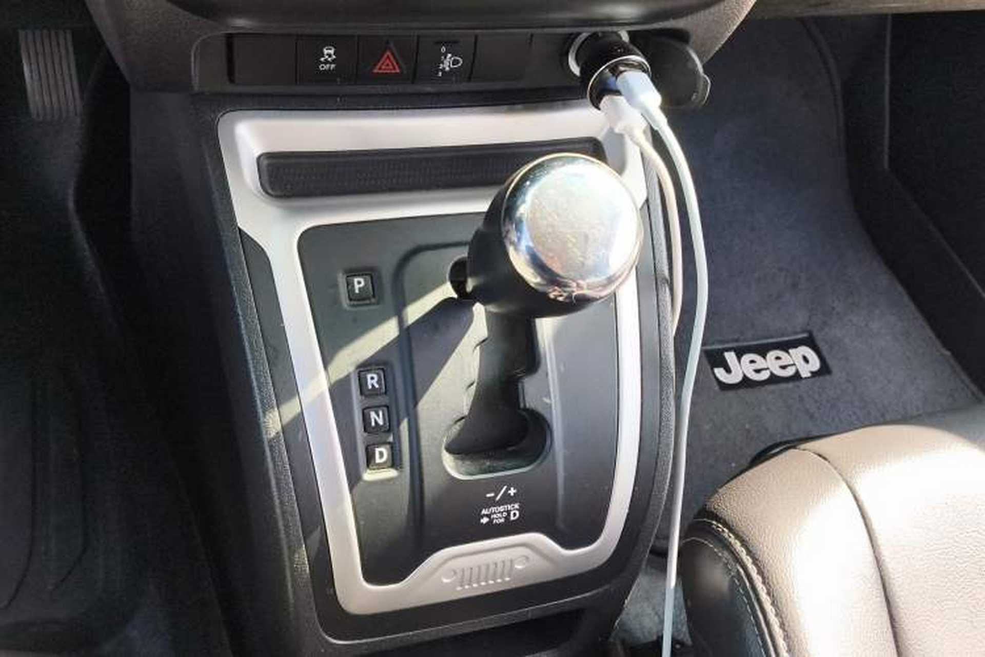 Used Jeep Compass 2014 Revised Version 2.4L Four-Wheel Drive Comfort Edition Gear Lever