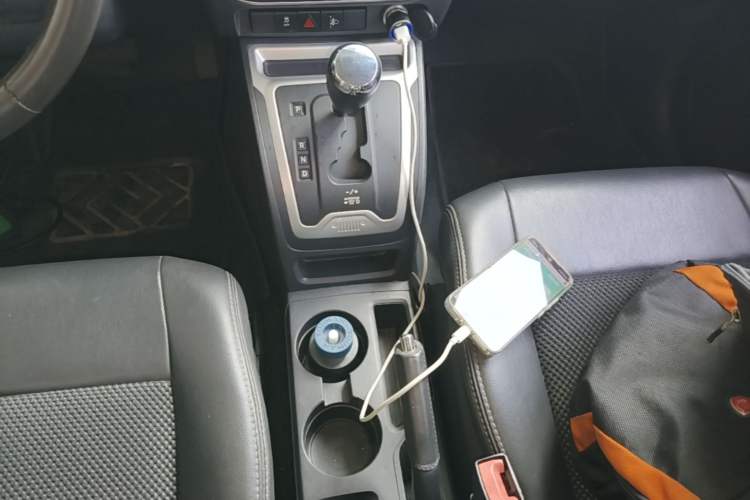 Used Jeep Compass 2014 Revised Version 2.4L Four-Wheel Drive Comfort Edition Gear Lever