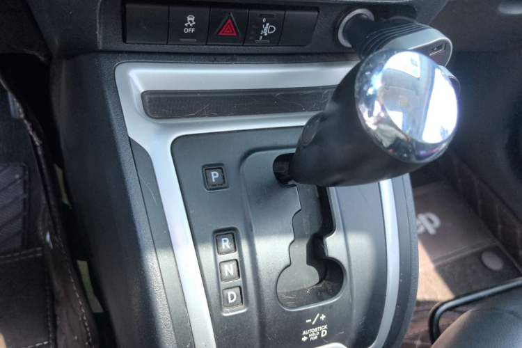 Used Jeep Compass 2014 Revised Version 2.4L Four-Wheel Drive Comfort Edition Gear Lever