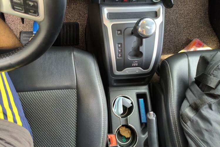 Used Jeep Compass 2014 Revised Version 2.4L Four-Wheel Drive Comfort Edition Gear Lever