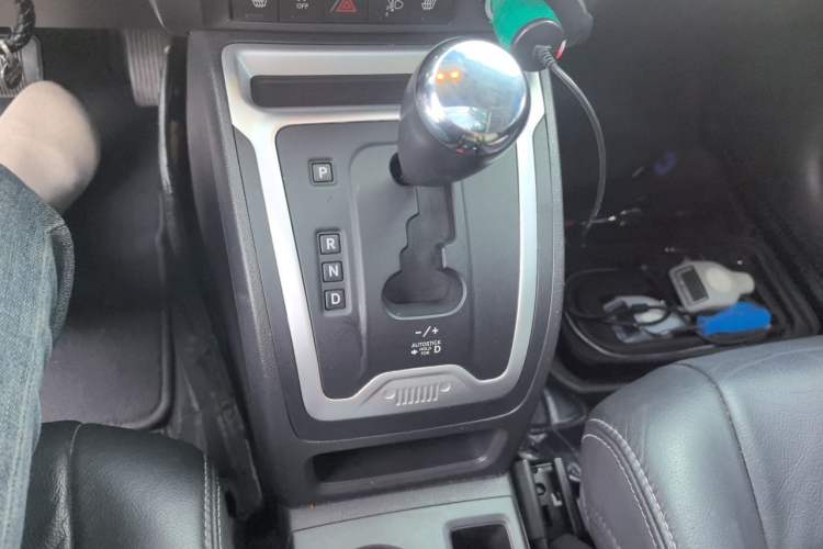 Used Jeep Compass 2014 2.4L four-wheel drive luxury version Gear Lever