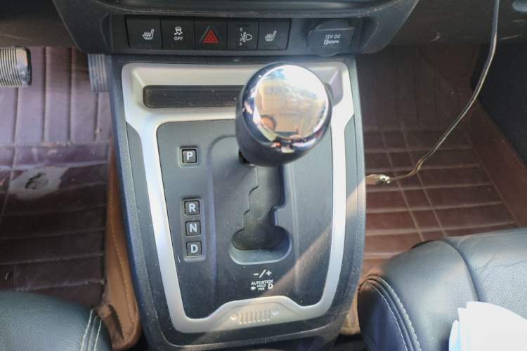 Used Jeep Compass 2014 Revised Version 2.0L Two-Wheel Drive Elite Edition Gear Lever