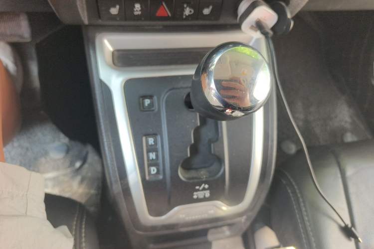 Used Jeep Compass 2014 2.0L two-wheel drive luxury version Gear Lever