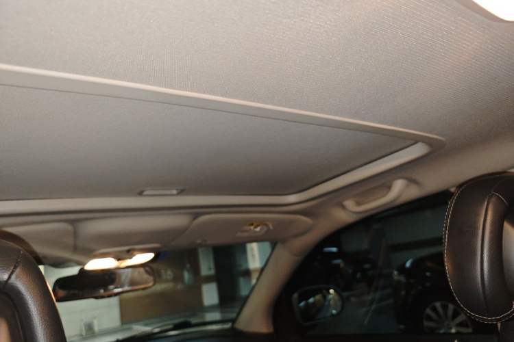 Used Jeep Compass 2014 Revised Version 2.0L Two-Wheel Drive Elite Edition Headliner
